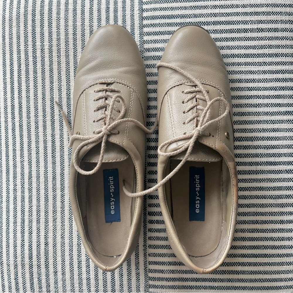 9.5N Easy Spirit ESMotion Taupe Leather Oxford Shoe - Picture 2 of 8